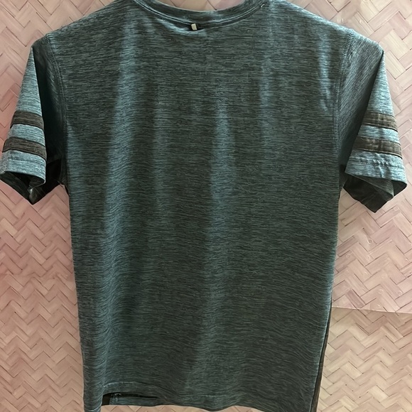 4/$20 Rawlings boys t-shirt, colour blends blue black size large - Picture 4 of 4